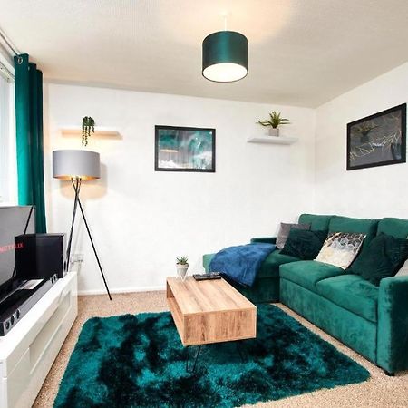 The Emerald House Of Manchester - Garden - Parking Bagian luar foto