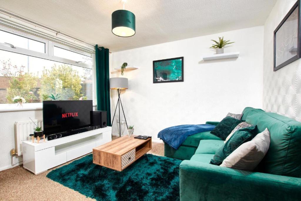The Emerald House Of Manchester - Garden - Parking Bagian luar foto